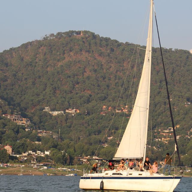 Valle De Bravo: Sailboat - Inclusions and Amenities