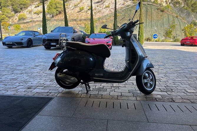 Vespa Scooter Rental to Explore the French Riviera - Deposit and Equipment