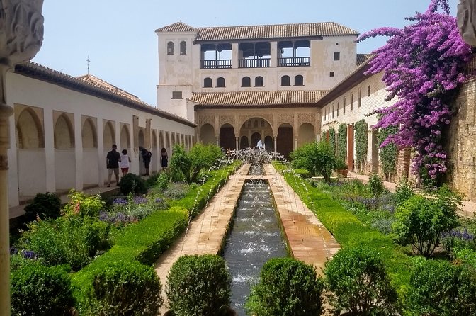 Visit the Alhambra and the Generalife. Private Tour - Ticketing and Pricing