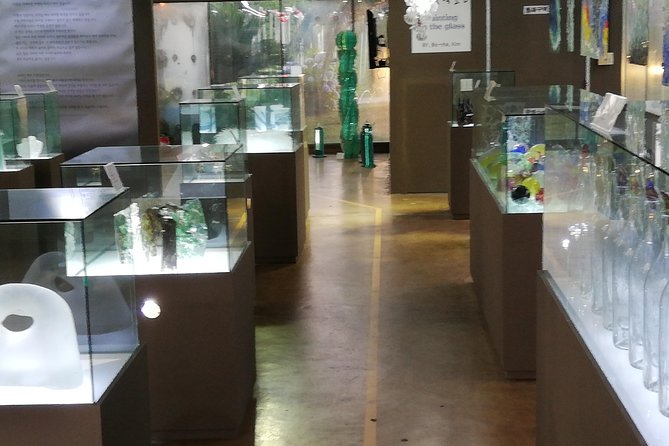 Visiting Jeju Glass Museum - Glassmaking Demonstrations