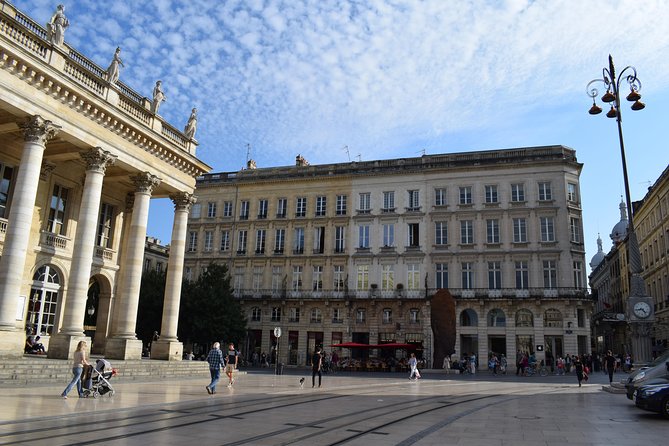 Walk in the Old Bordeaux - Cultural Immersion in Old Bordeaux