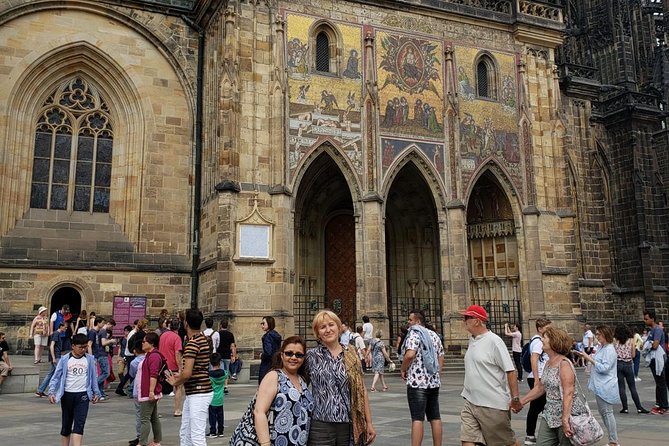 Walking Tour Through the Prague Castle Including Interiors - Capturing the Castles Beauty