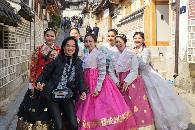 Wearing Hanbok Walking Tour in Bukchon With Liquor Tasting - Liquor Tasting Details