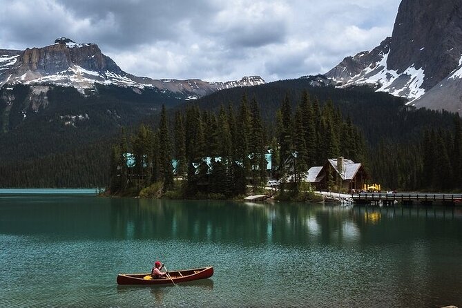 Winter Group Day Tour of Lake Louise and Lake Minnewanka  - Vancouver - Minimum Travelers Requirement