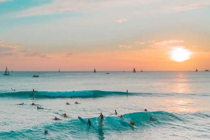 4 Hours of Surfing in the Fantastic Waves of Fuerteventura - Key Points