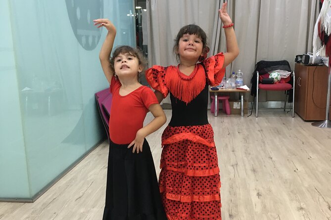 45 Minutes Flamenco Dance Class for Family in Málaga - Class Overview