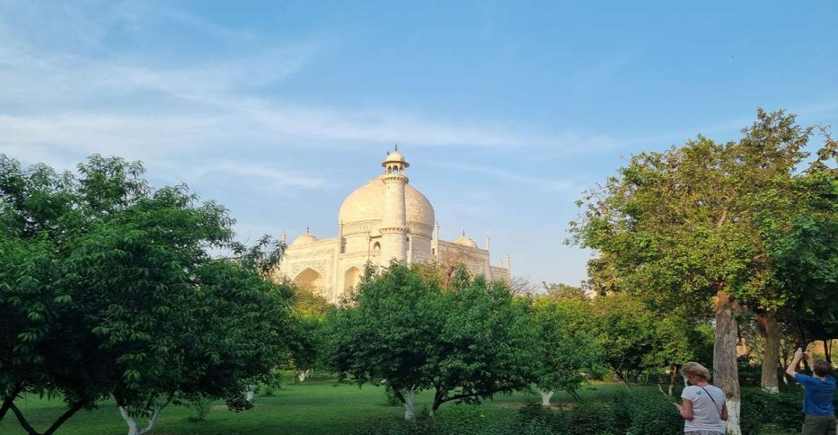 2 Days Delhi and Agra Tour by Car With an Approved Guide - Sightseeing Itinerary
