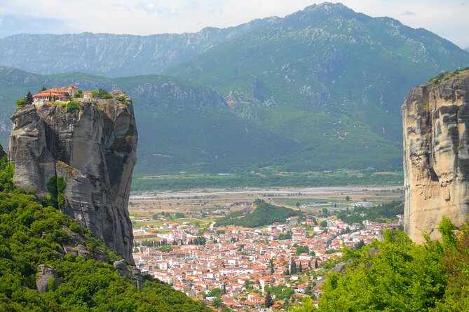 2 Days Private Tour to Delphi and Meteora - Accommodation
