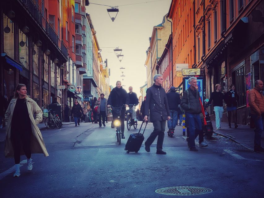 2-Hour Free Walking Tour in Stockholm - Participant Eligibility and Meeting Point