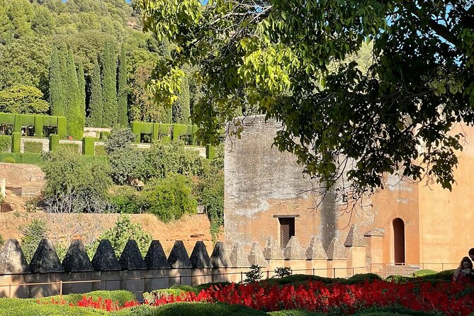 2-Hour Guided Tour of Alhambra Gardens and Alcazaba in Granada - Common questions