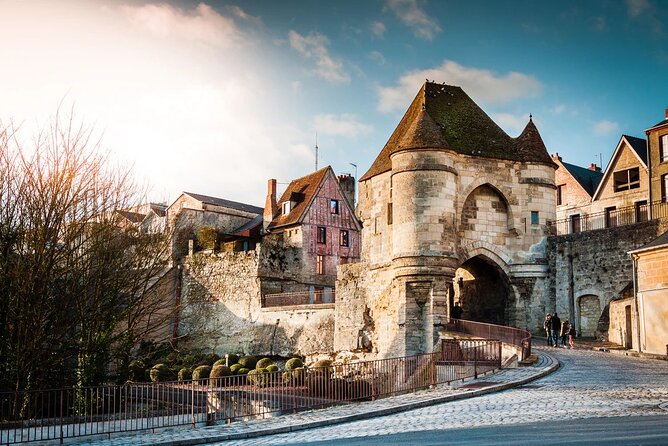 2 Hour Private Tour of Dijon - With Hotel Transfer - Viator Background and Assurance