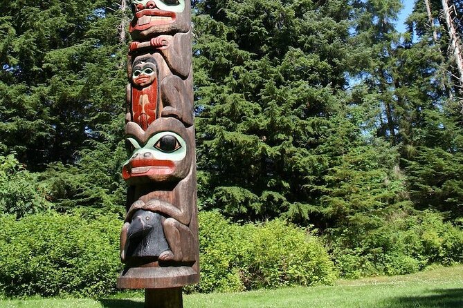 30 Minute Tour of Totem Park NATIONAL PARK - Visitor Center Details