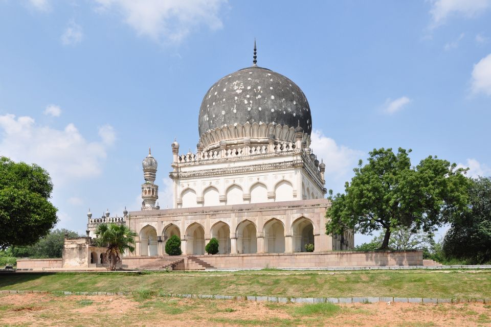 6-Hours Golconda Fort & Qutub Shahi Tombs Tour With Transfer - Booking Details