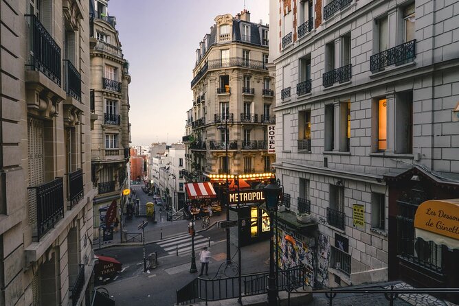 8 Hours Paris With Montmartre, Marais, Saint Germain Des Pres and Dinner Cruise - Explore Montmartres Artistic Heritage