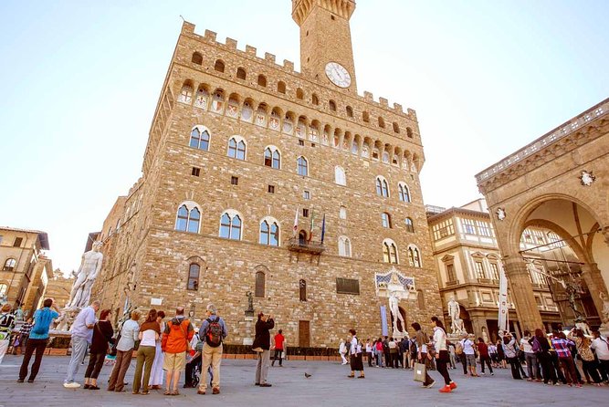 A Guided Walking Tour to Discover the Sightseeing of Florence - Meeting Point and Group Size