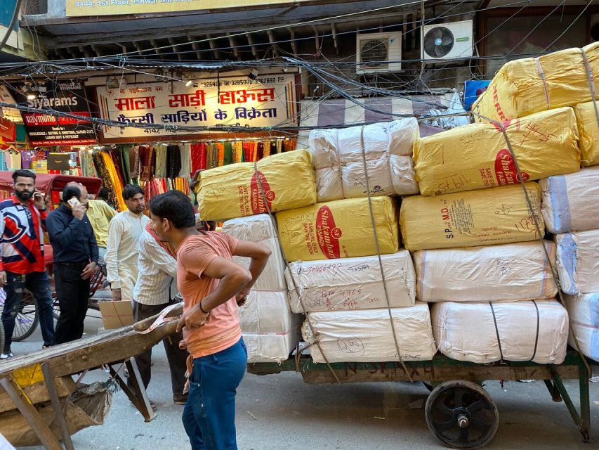 Agra: Street Food Tour With Spice Market on Tuk-Tuk - Spice Market Exploration
