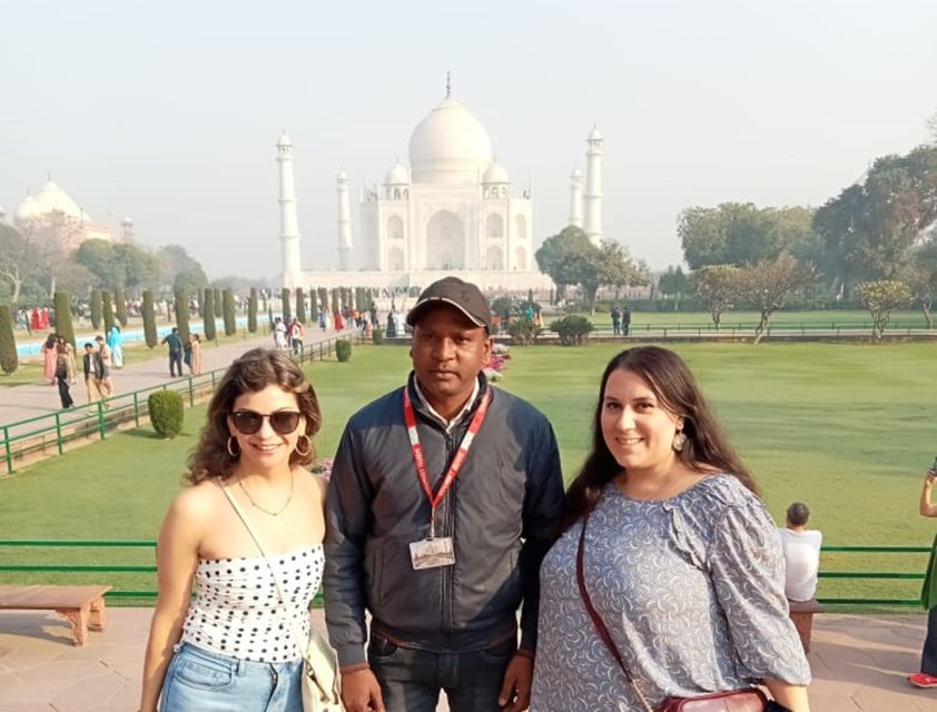 Agra: Taj Mahal and Mausoleum Tour With Guide - Location Details