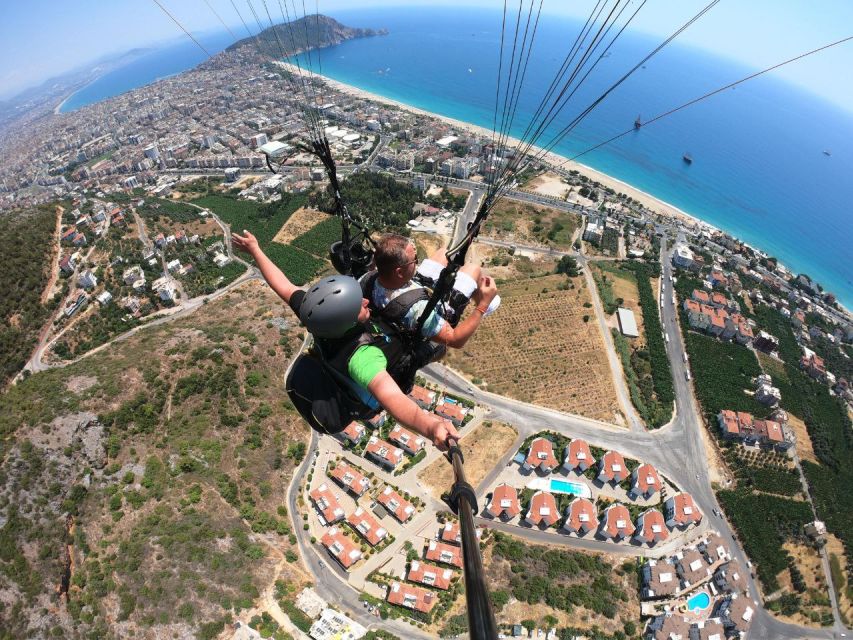 Alanya: Tandem Paragliding From 700m With Meeting or Pick up - Equipment and Safety Briefing