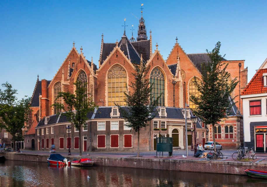 Amsterdam (Center) Scavenger Hunt & Sights Self-Guided Tour - Flexible Exploration