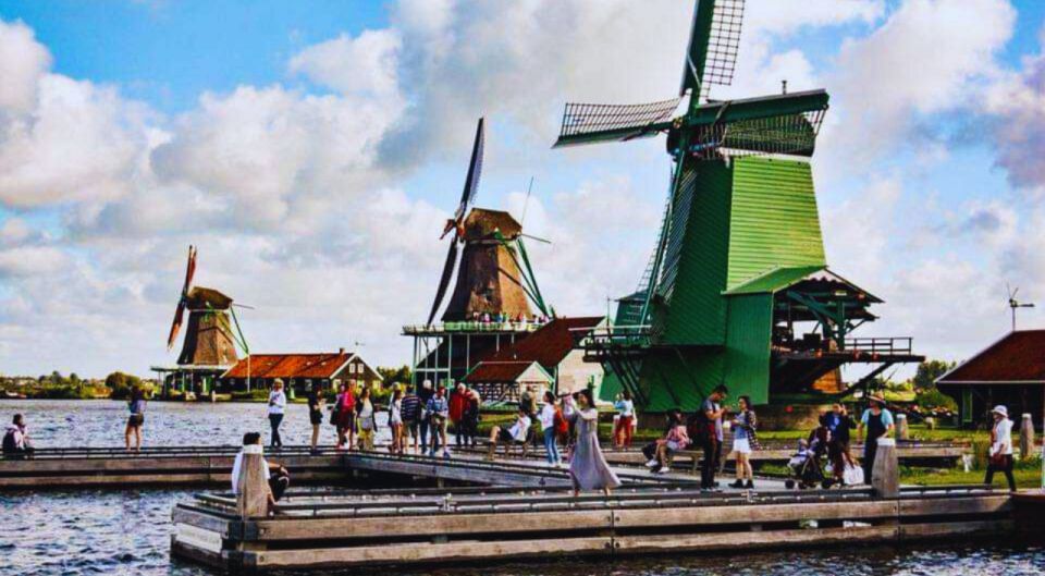 Amsterdam: Giethoorn and Zaanse Schans Windmills Day Tour - Logistics