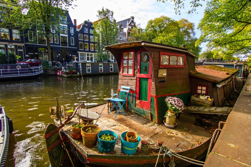 Amsterdam: Guided Cultural Food Tour - City Exploration