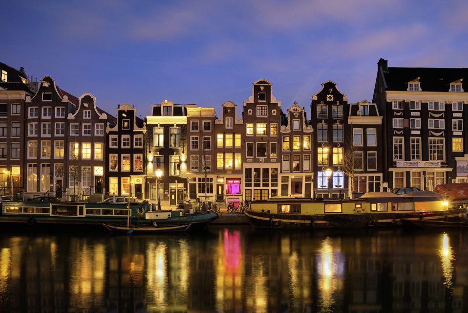 Amsterdam: Red Light District Walking Tour - Expert Commentary and Industry Insights