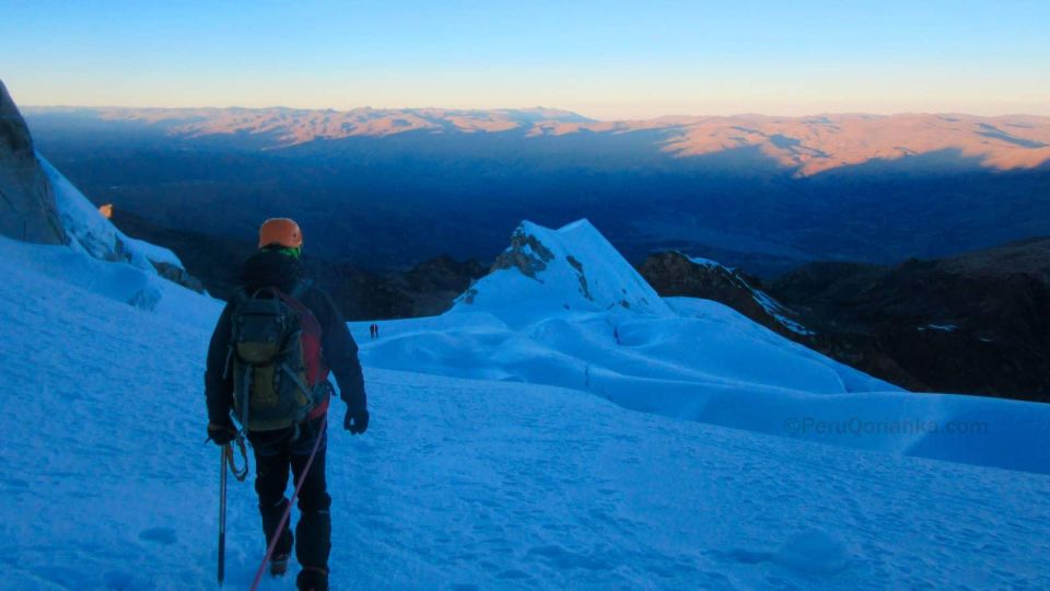 Ancash: Mountaineering to the Mountain Vallunaraju 2D-1N - Inclusions