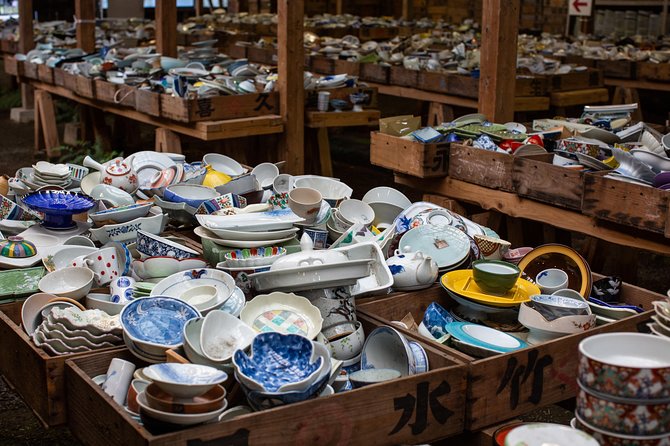 Arita Ware Private Walking Tour and Ceramics Treasure Hunt - Minimum Travelers Requirement