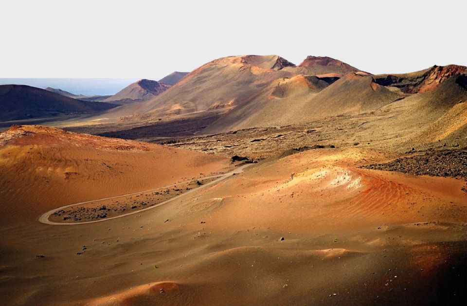 Arrecife: Timanfaya and Green Lagoon for Cruise Passengers - Reserve Now & Pay Later