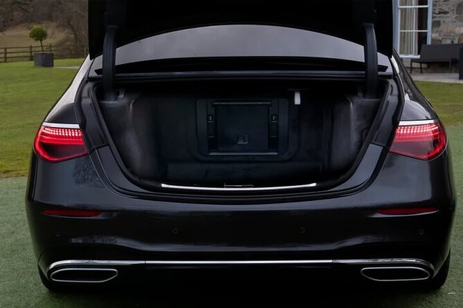 Arrival Private Transfer AMSterdam Airport AMS to AMSterdam City by Luxury Car - Service Inclusions