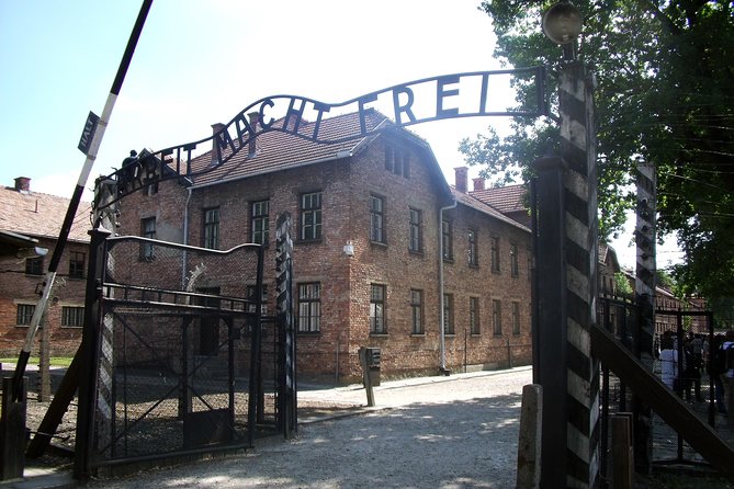 Auschwitz Birkenau Museum and Salt Mine All Inclusive DAY TRIP With Local Guides - Directions