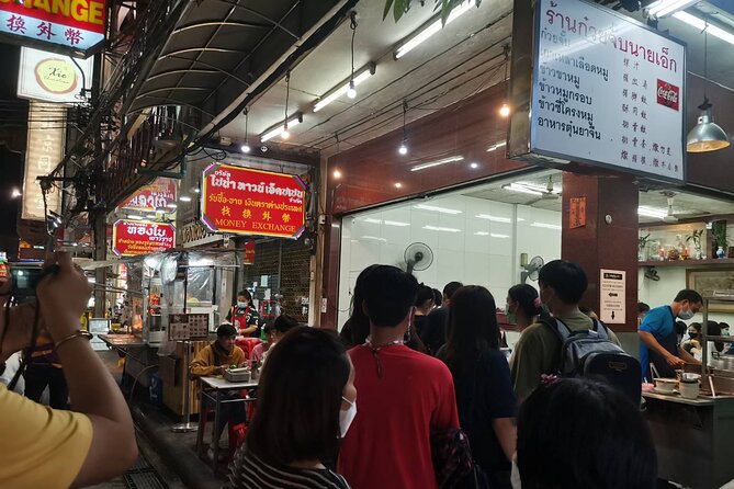 Bangkok: Michelin Guide Street Food Tour by Tuk Tuk - Tour Guide Experience and Recommendations