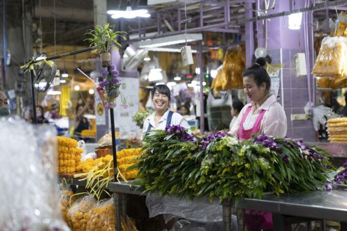 Bangkok: Street Eats by Tuk-Tuk Guided Food Tour - Meeting Point and Necessary Information