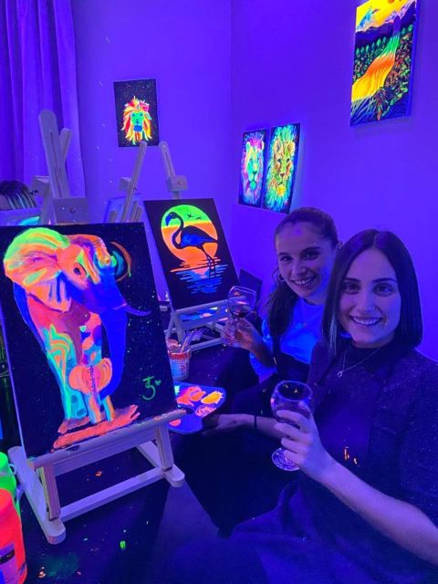 Barcelona: Fluorescent Paint and Wine Workshop - Review Summary