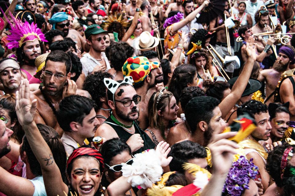 Barranquilla Carnival: Parade W/ Colombia Soccer Federation - Inclusions Provided