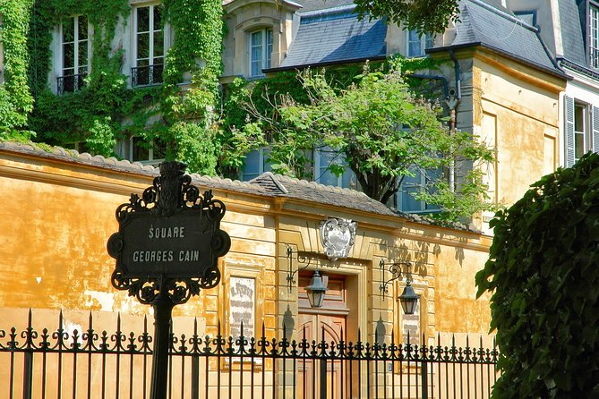 Batignolles Private Tour, Explore the Art & Bohemian Neighbourhood of Paris - Tour Exclusivity