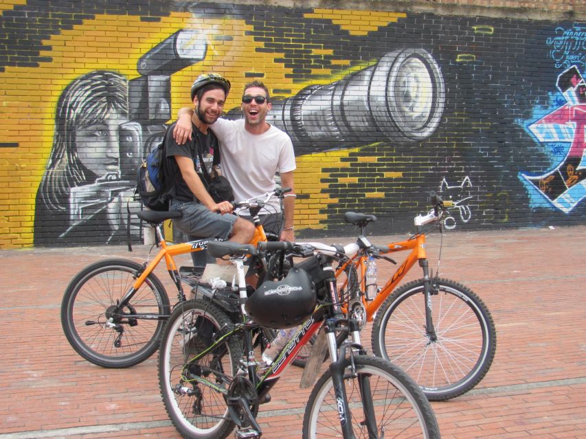 Bogota: Guided Bike Tour - Language and Guide