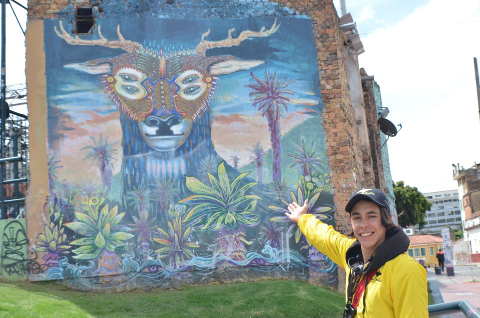 Bogotá: Private Graffiti Tour in La Candelaria - Tour Itinerary