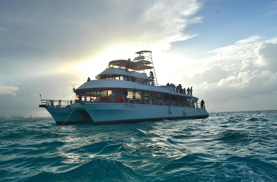 Cancun: Full-Day Catamaran Cruise to Isla Mujeres - Location Details