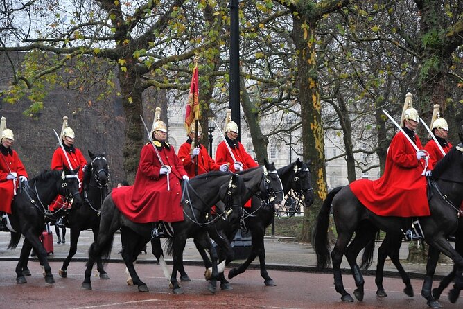 Changing of the Guard Guided Walking Tour in London - Tips for a Memorable Experience