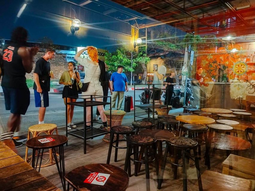 Chiang Mai: Chiang Mai Bar Hopping Guided Night Tour - Local Guide Experience