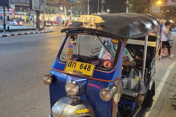 Chiang Mai Temples and Market Tuk-Tuk Evening Night Tour - Evening Activities