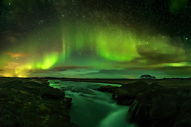 Classic Northern Lights Tour From Reykjavik With Live Guide and Touch-Screen Audio Guide - Customer Reviews and Ratings