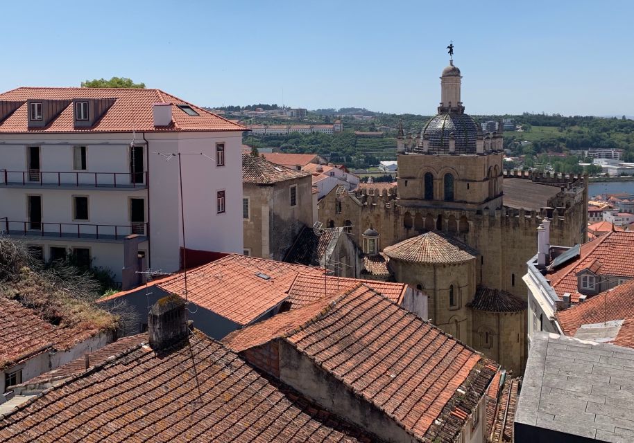 Coimbra: Scavenger Hunt and City Highlights Walking Tour - Available Languages