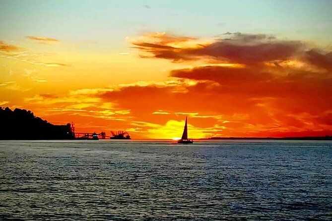 Day Time / Sunset Cruise in Lisbon With Locals Join in - Language Options and Group Size