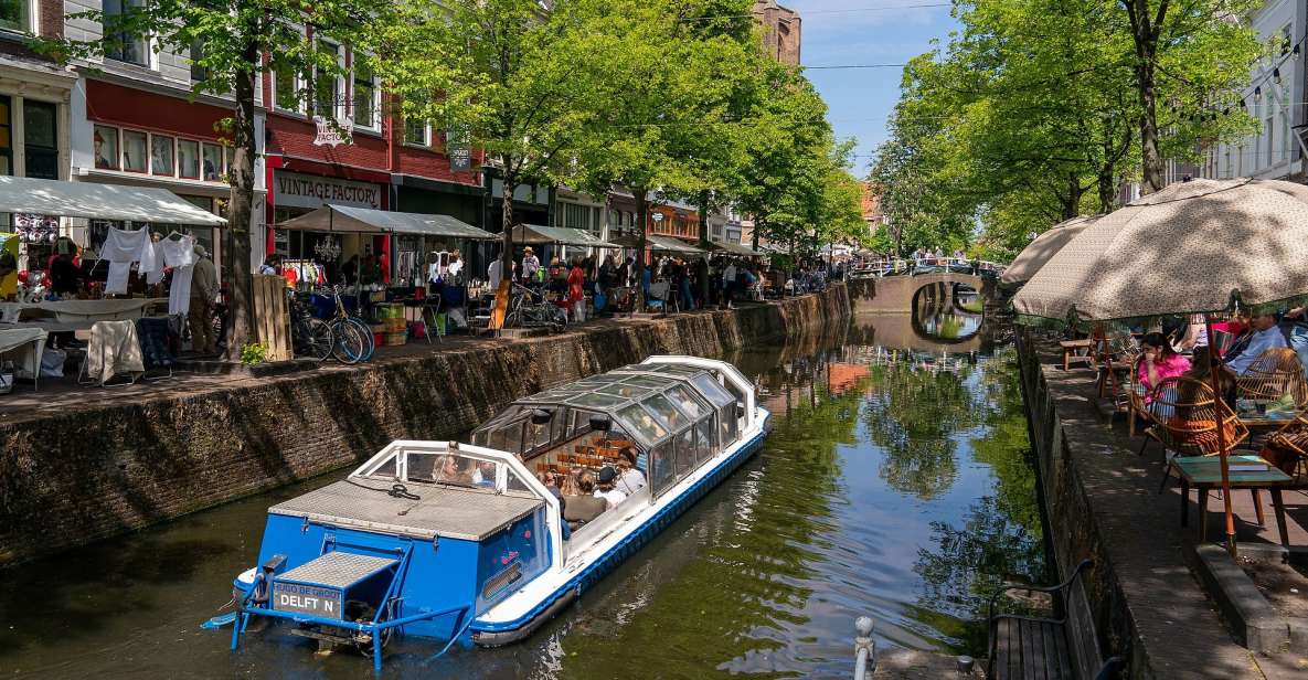 Delft: Canal Cruise With Guided Commentary - Payment and Reservation
