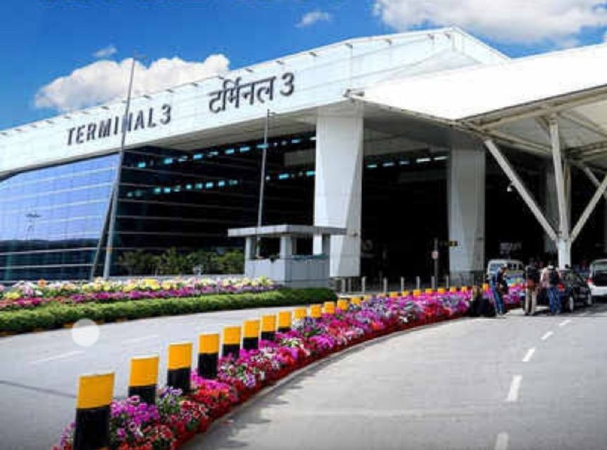 Delhi Airport to Hotel Transfer - Vehicle Features