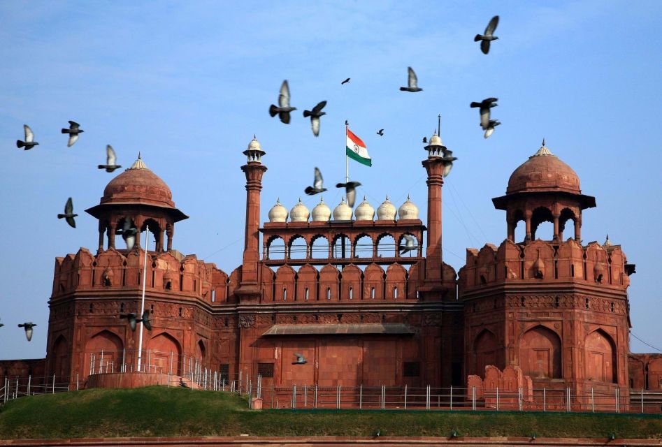 Delhi Archeological Sites Tour - Taking in Humayuns Tomb Architecture