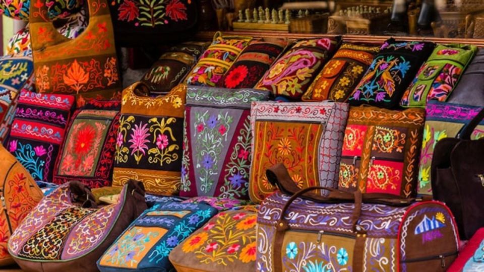 Delhi: Half Day Shopping Tour With Guide by Car. - Dilli Haat Cultural Experience