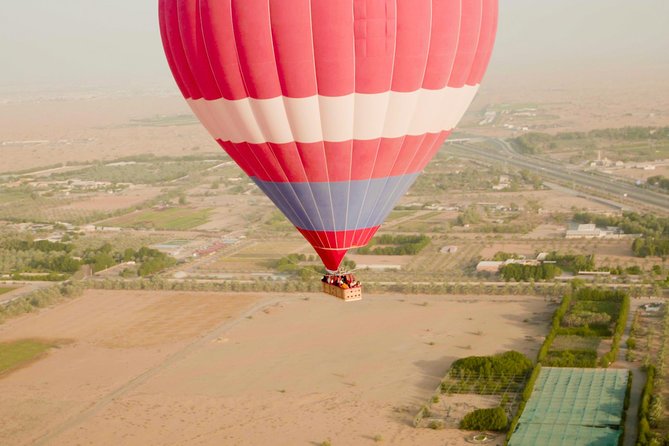 Deluxe Hot Air Balloon Ride With Breakfast & Flight Falcon Show - Scenic Delights